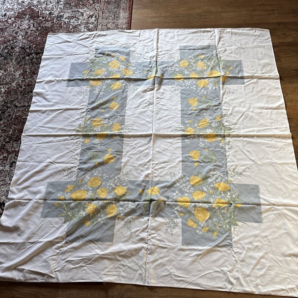 Vintage Spring cotton Tablecloth White Yellow And Gray Size 65 X 60